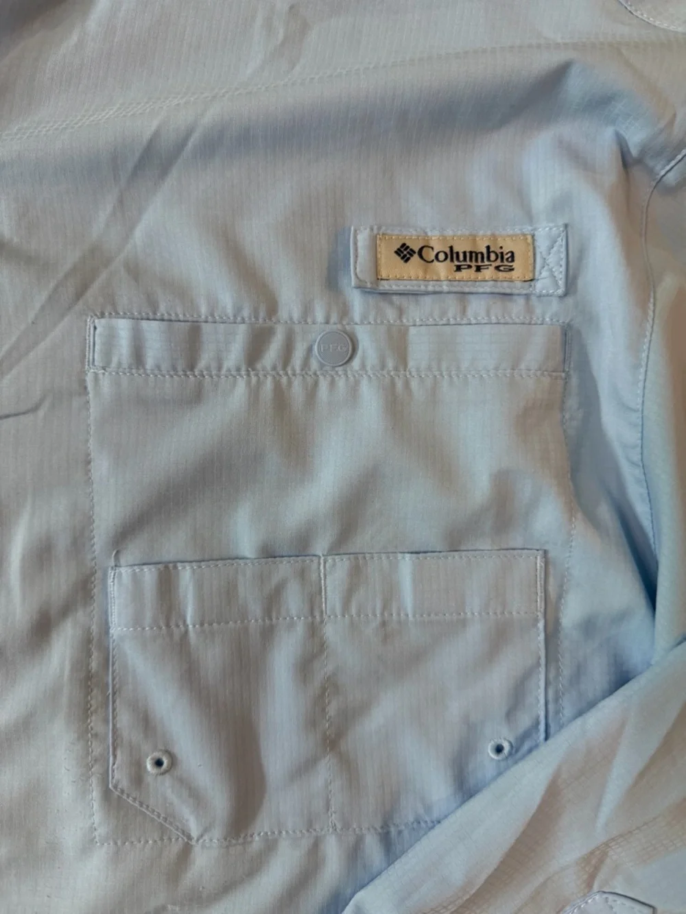 Columbia Men’s Light Blue Long-Sleeve Button-Down Fishing Shirt - Picture 3 of 10